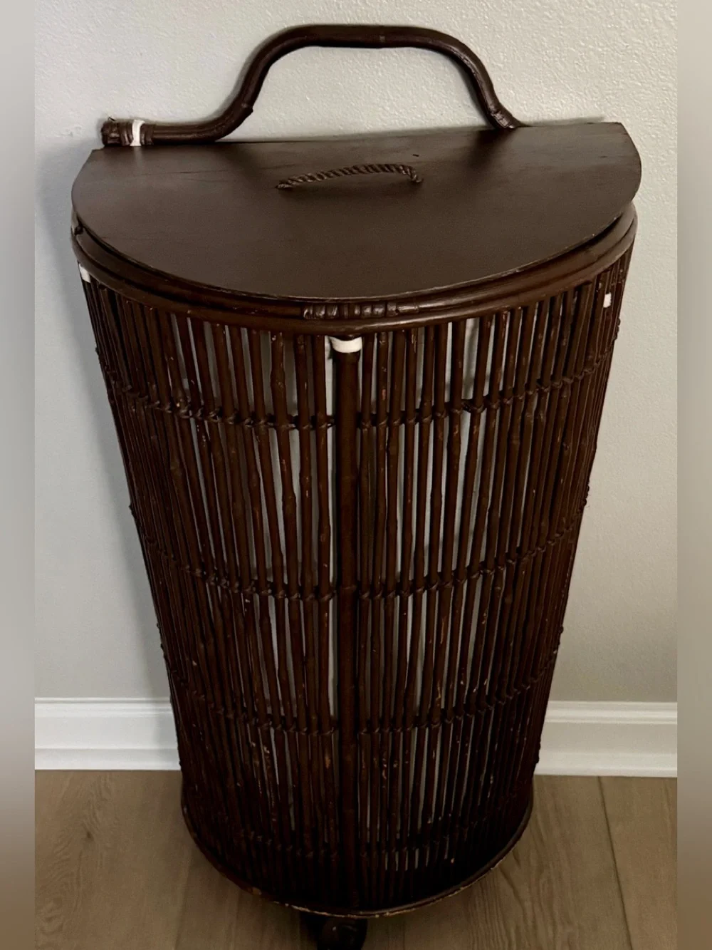 Mid Century Pencil Reed Bamboo Rolling Basket Hamper w/Lid Cotton Liner